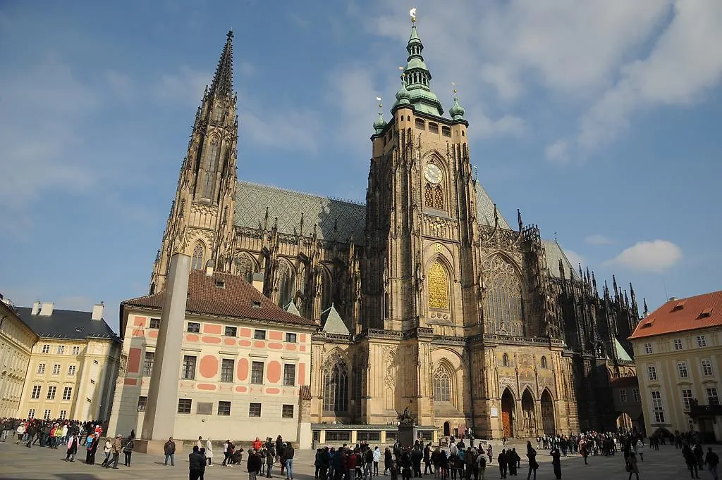 Prague Moon Hotel & Hostel