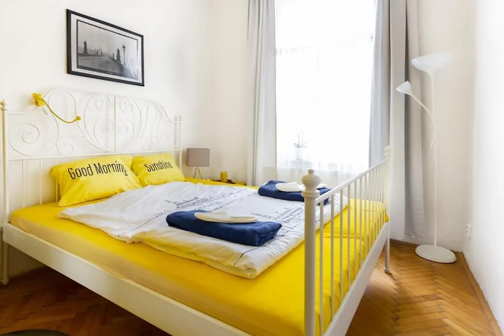 Prague Moon Hotel & Hostel